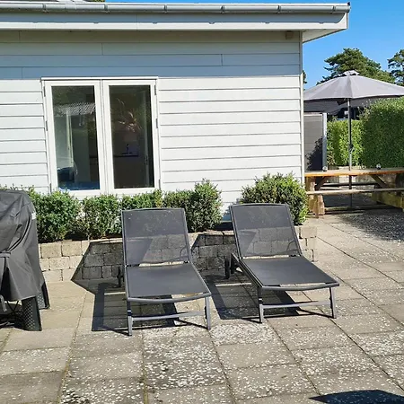 Apartmán In With Wifi Neksø